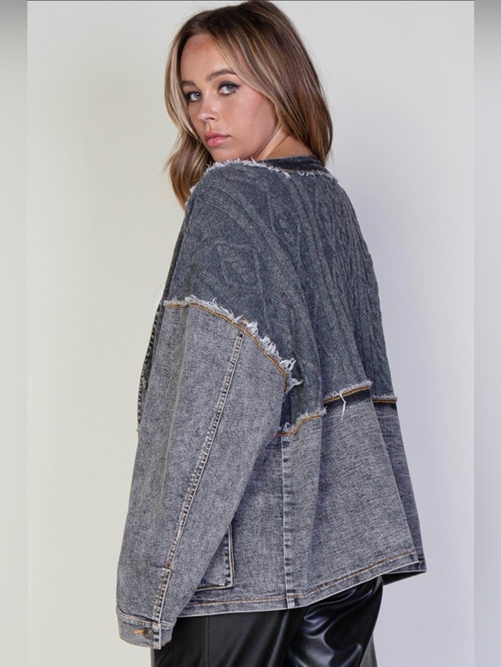 Oversized Washed Gray Sweater Cardigan with Button-Front Closure - Picture 5 of 6